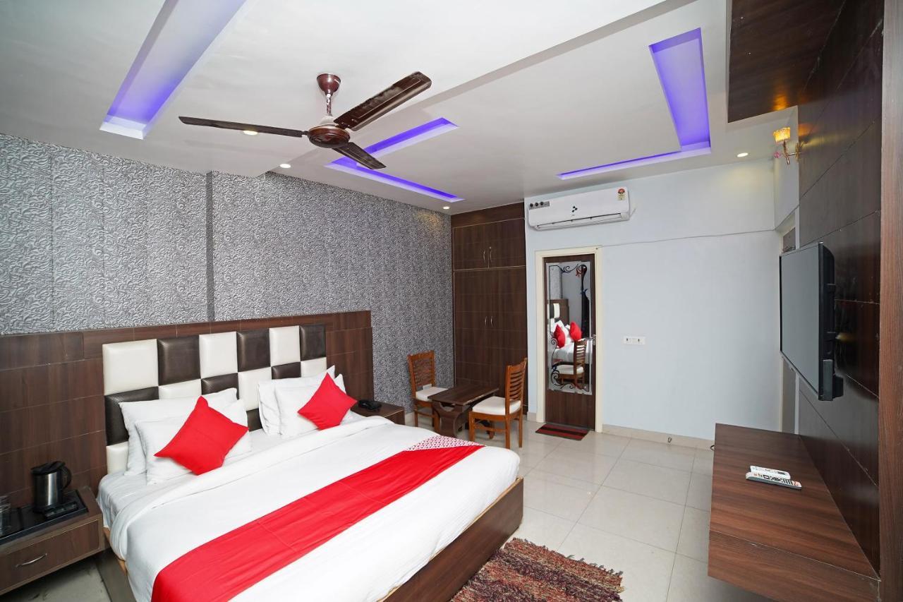 Oyo 39539 Hotel Vansh & Restaurant Kashipur Dış mekan fotoğraf