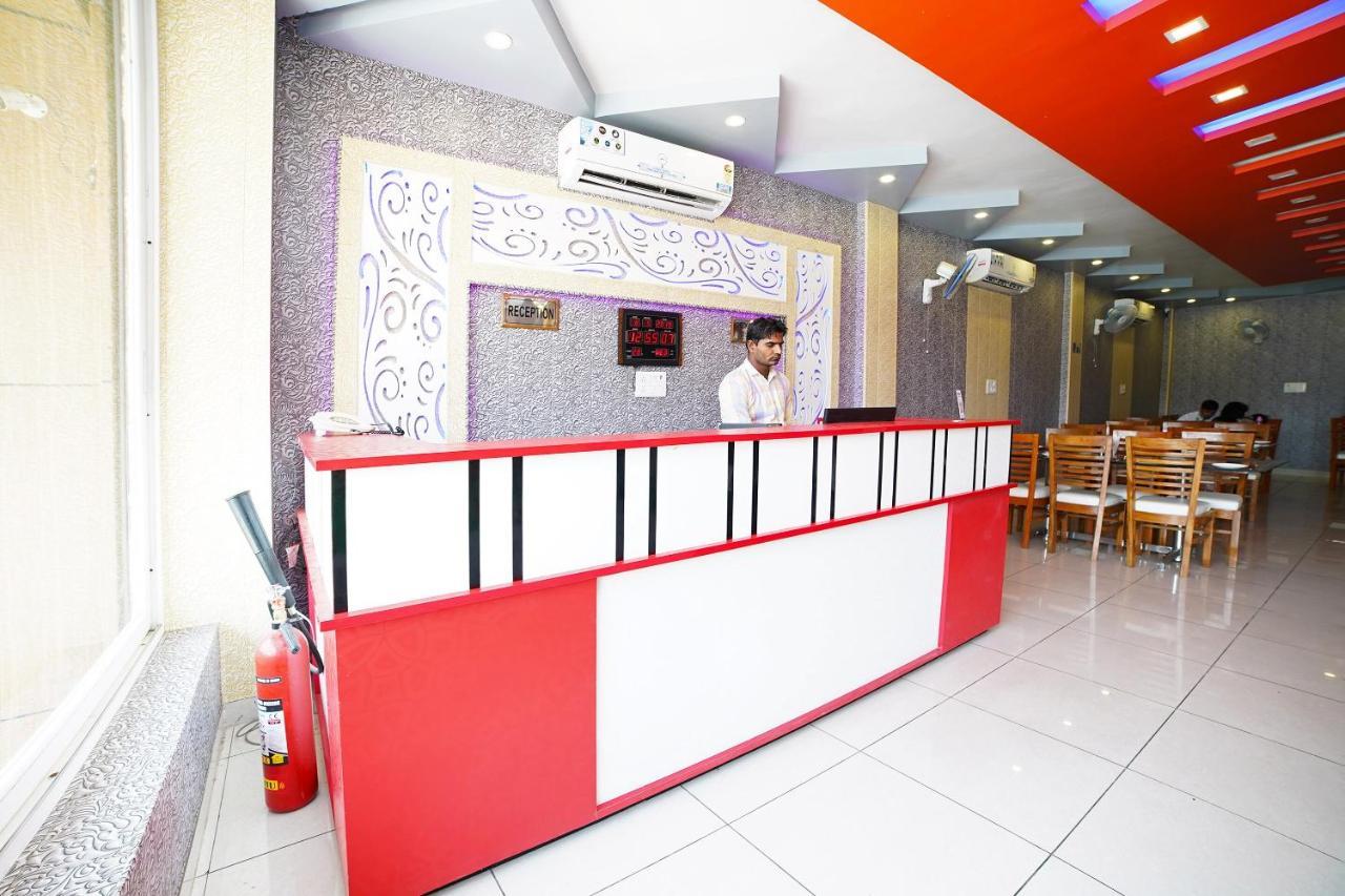 Oyo 39539 Hotel Vansh & Restaurant Kashipur Dış mekan fotoğraf
